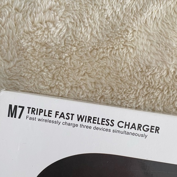 Triple FAST Wireless Phone / Watch Charger - Picture 3 of 13